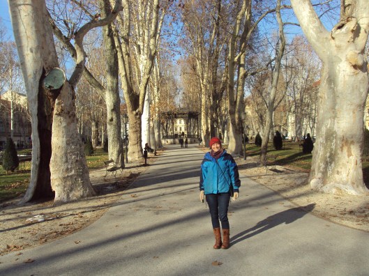 Check out those sexay boots! ;-)